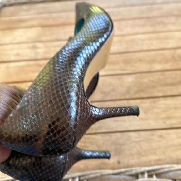 Coach Snakeskin Chocolate Brown Pumps 8.5 - Picture 4 of 10